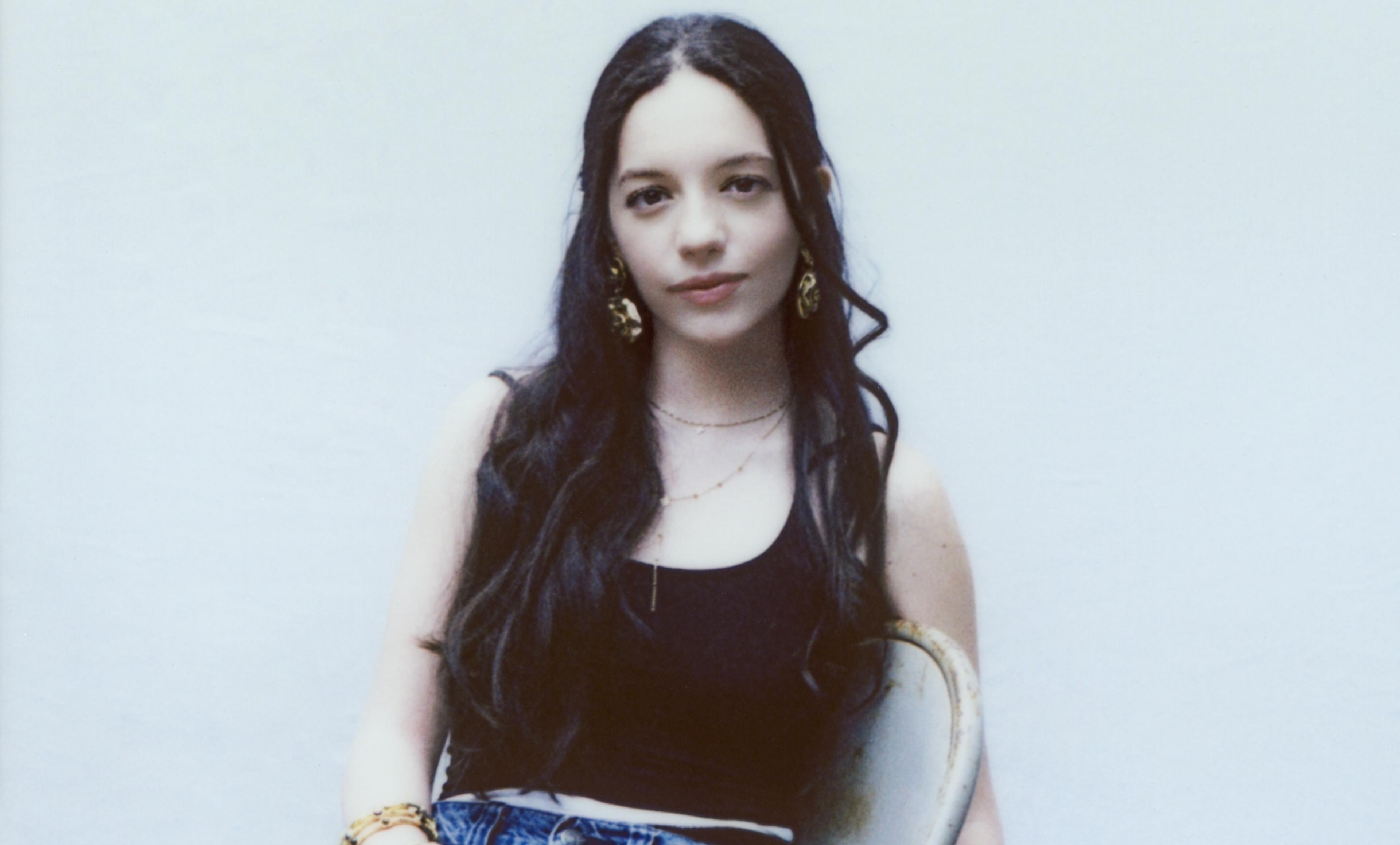 Olivia De Camps signs to SMUGGLER