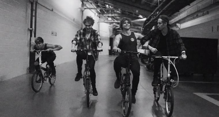 5 Seconds Of Summer 'What I Like About You' by Tom Van Schelven