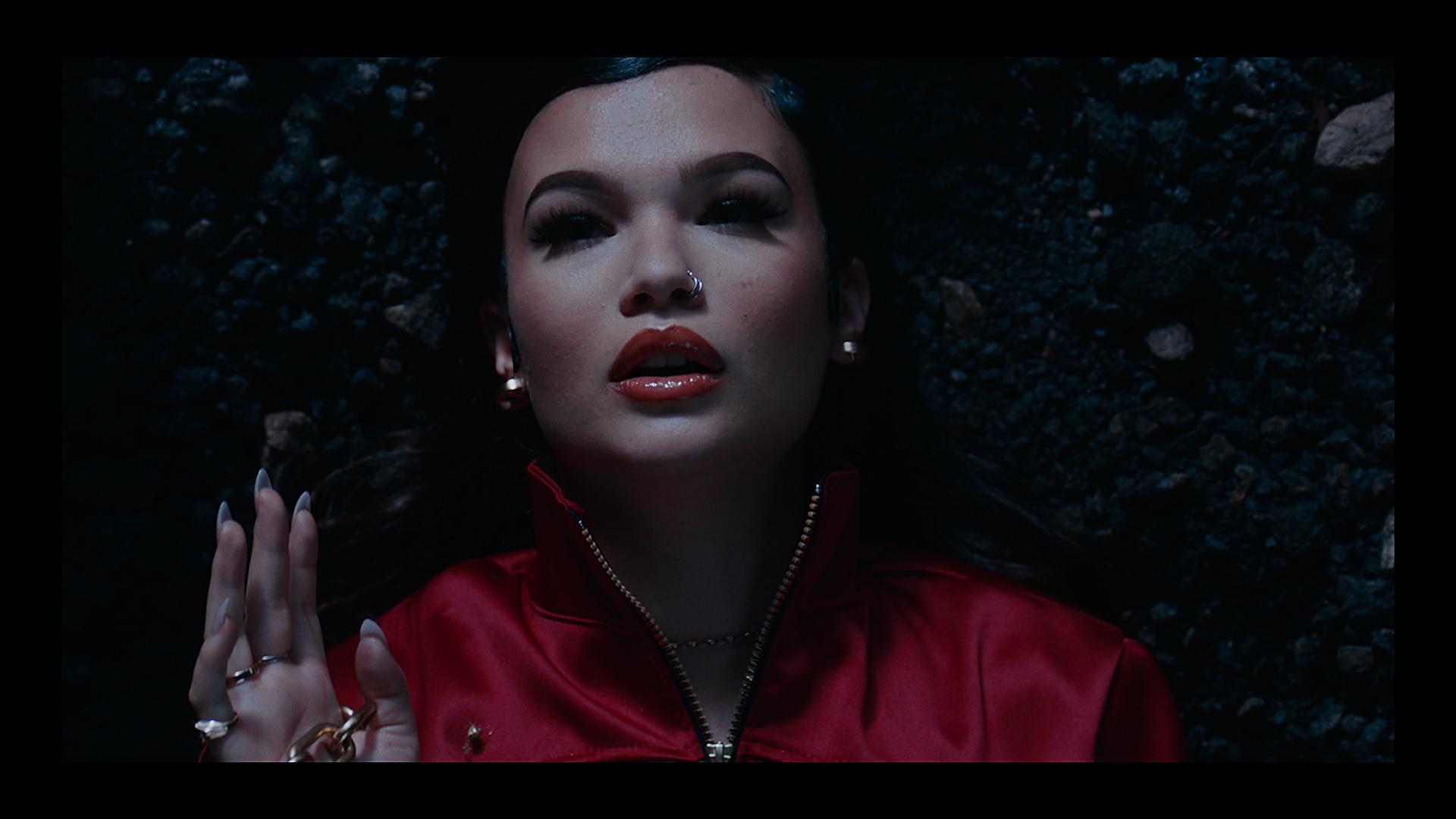 Lola Young '6 Feet Under' by Rianne White